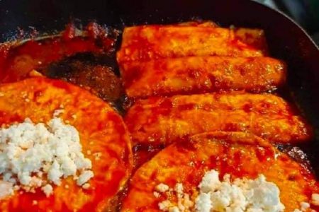Red Enchiladas (Enchiladas Rojas)