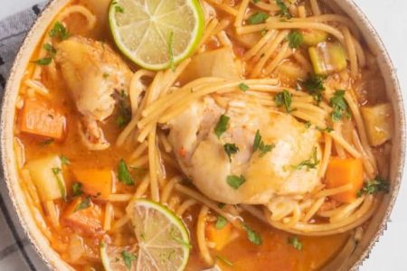 Sopa De Pollo Con Fideos