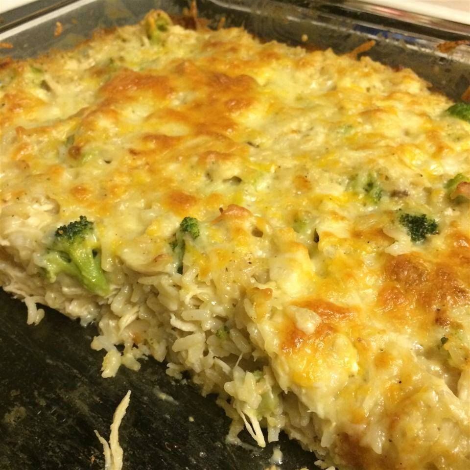 Cheesy Chicken Broccoli & Rice Casserole - Easy DIY Recipes