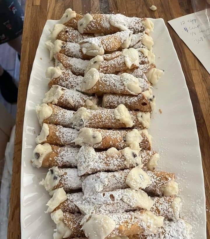 Homemade Cannolis Easy DIY Recipes