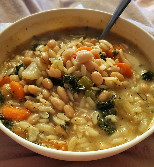 White Bean Soup With Lemon And Orzo - Easy DIY Recipes