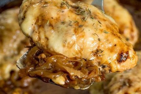 Chicken and Mushrooms in a Garlic White Wine Sauce