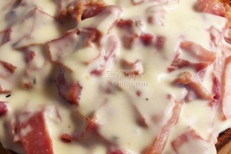 Home-Style Classic Creamed Chipped Beef on Toast
