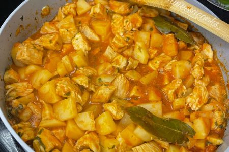 Green Chile Pollo Con Papas