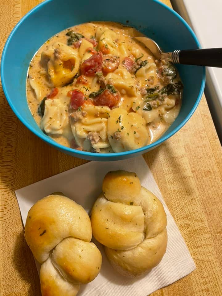 Crockpot Sausage Tortellini Soup With Garlic Knots - Easy Diy Recipes