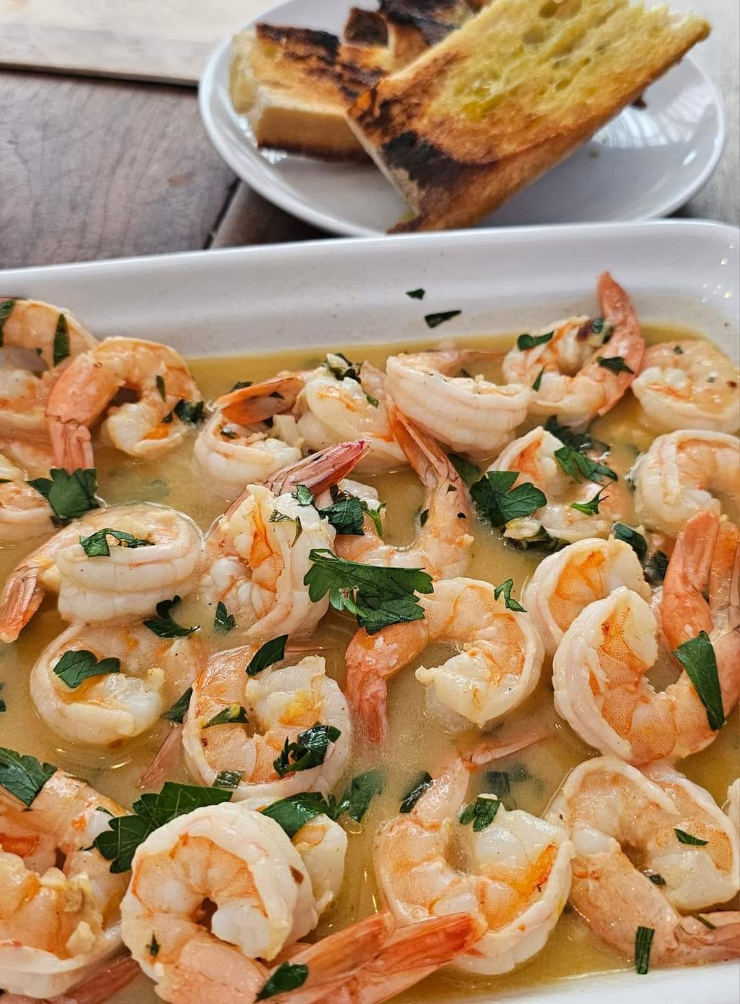 Shrimp In A Lemon White Wine Sauce - Easy DIY Recipes