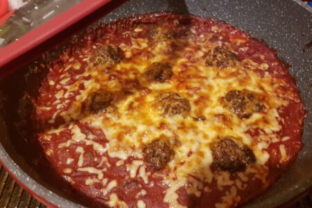 Mozzarella Baked Meatballs in Marinara Sauce